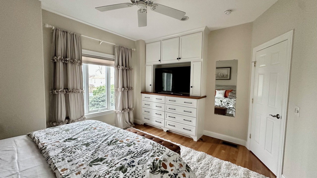 Photo of Bedroom in Old Saybrook