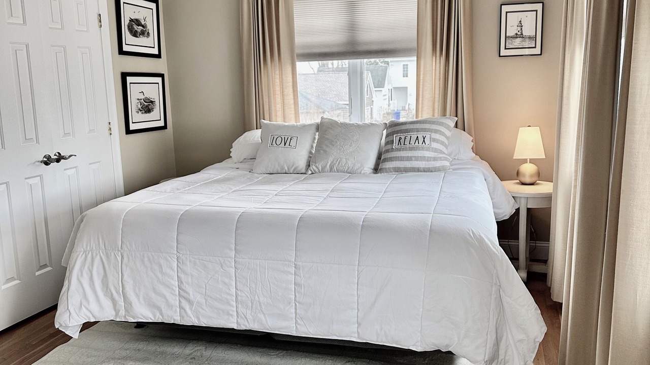 Photo of Bedroom in Old Saybrook