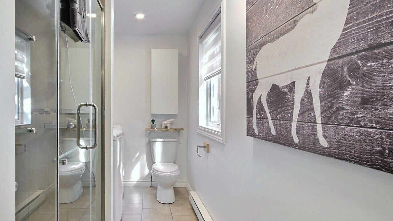Photo of Bathroom in Stoneham-et-Tewkesbury
