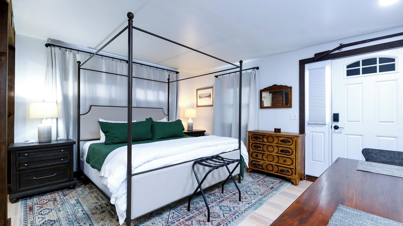 Photo of Bedroom in Waterbury Center