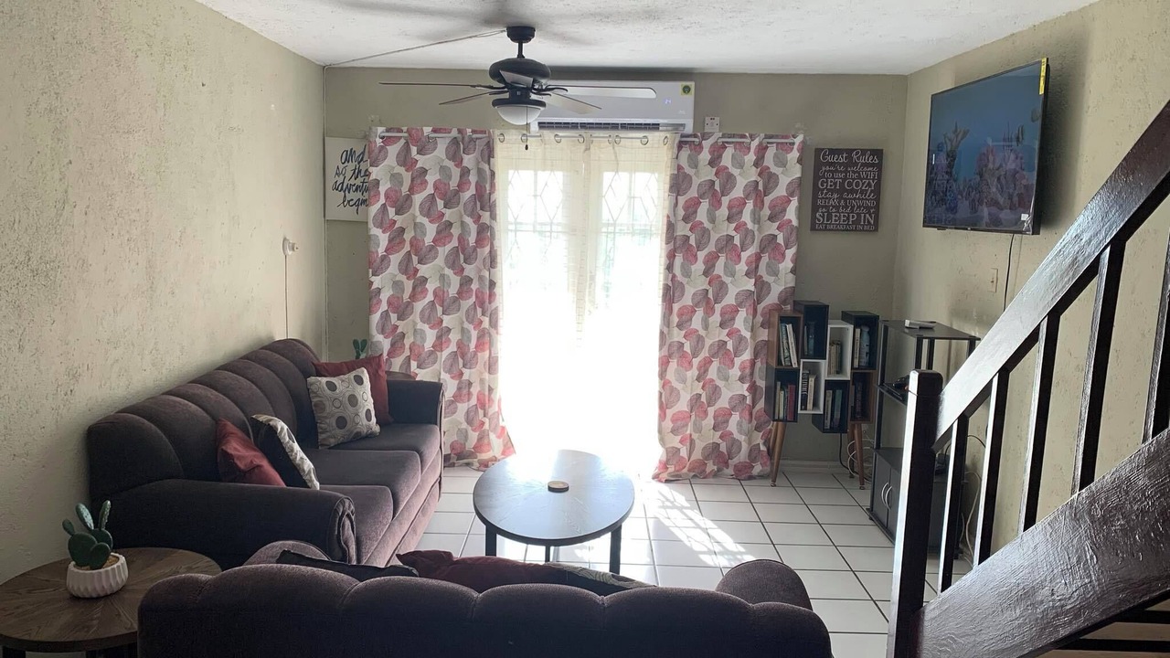Photo of Livingroom in West Gate Hills