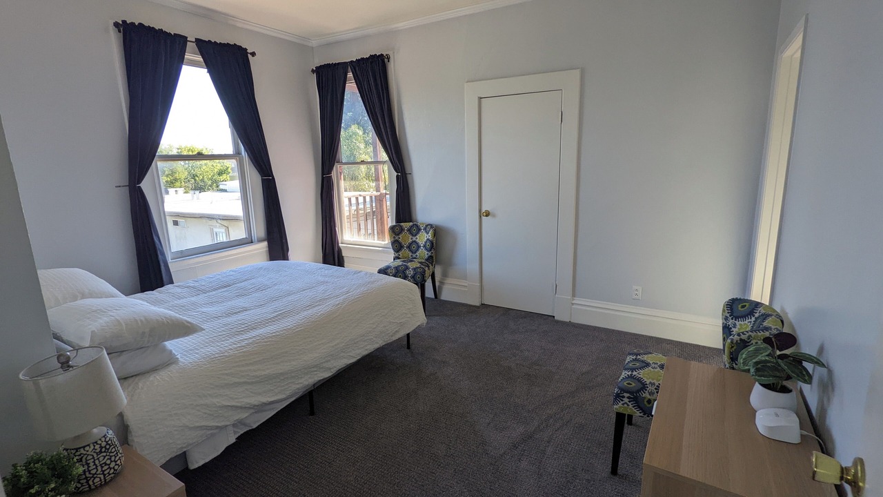Photo of Bedroom in Upper Telegraph