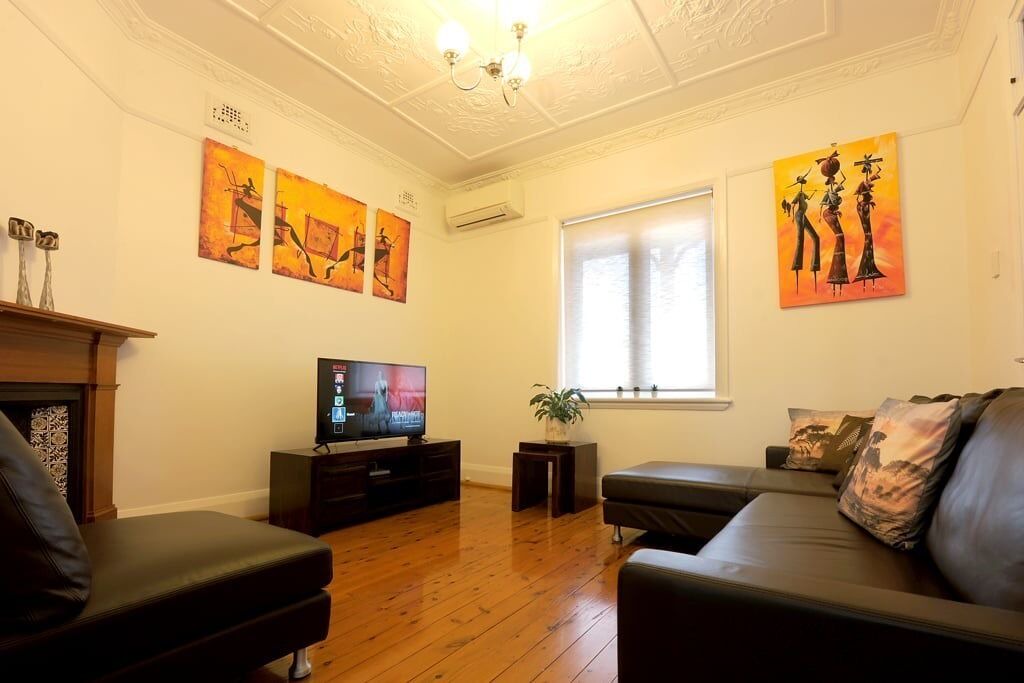 Photo of Livingroom in Newtown