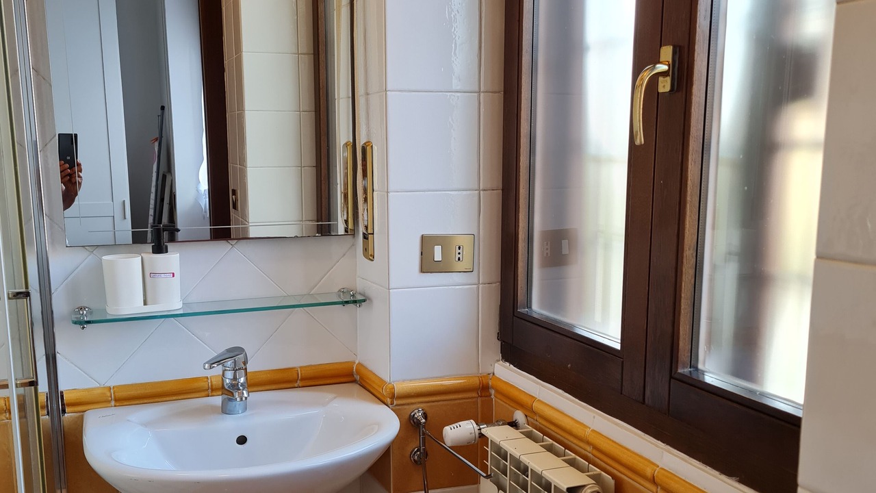Photo of Bathroom in Quartiere XXV Appio Claudio