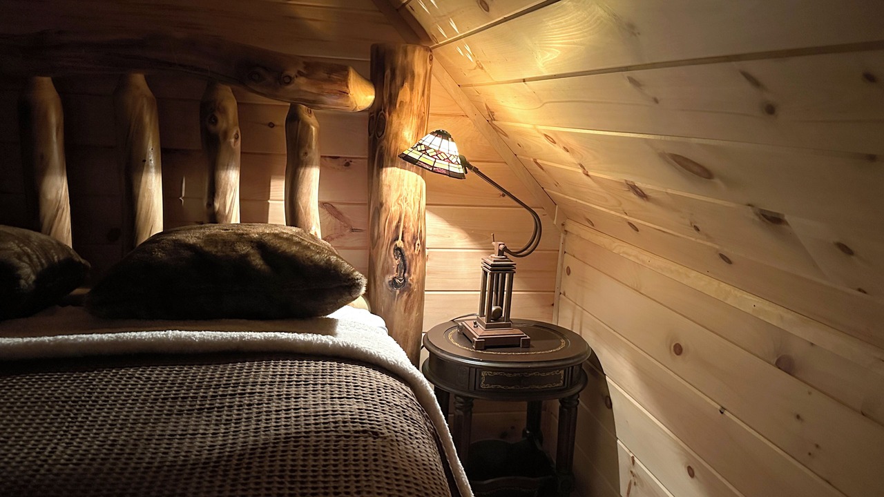 Photo of Bedroom in Colebrook