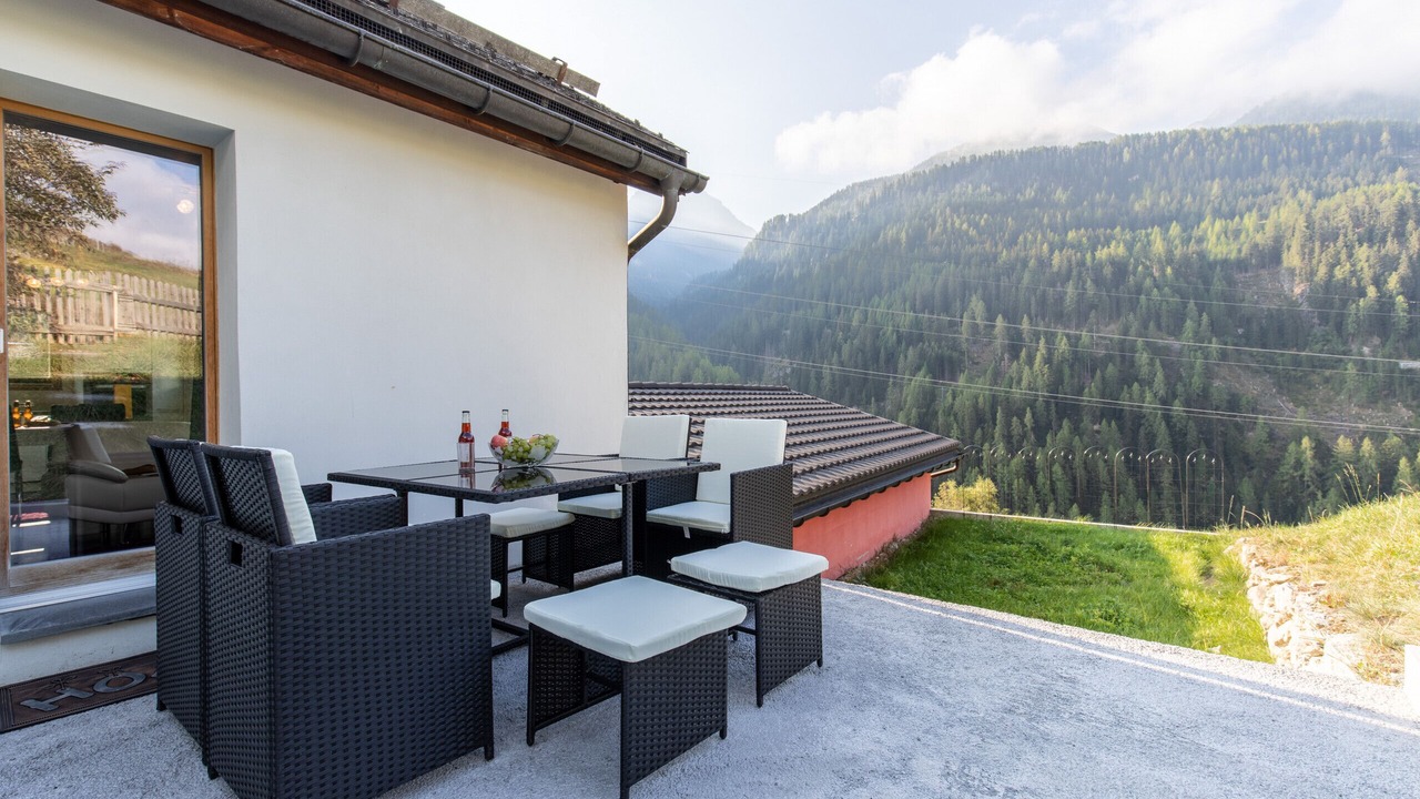 Photo of Patio Balcony in Ardez