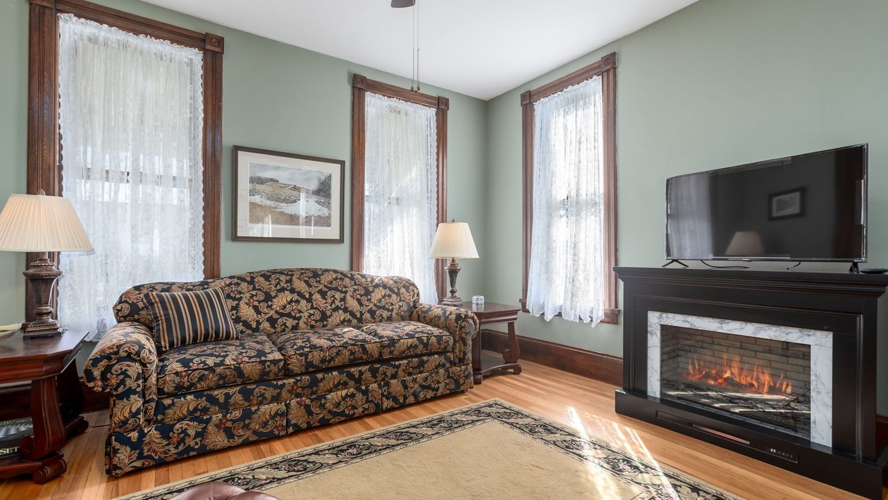 Photo of Livingroom in Hughesville