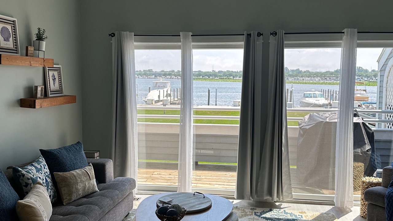 Photo of Livingroom in Spring Lake