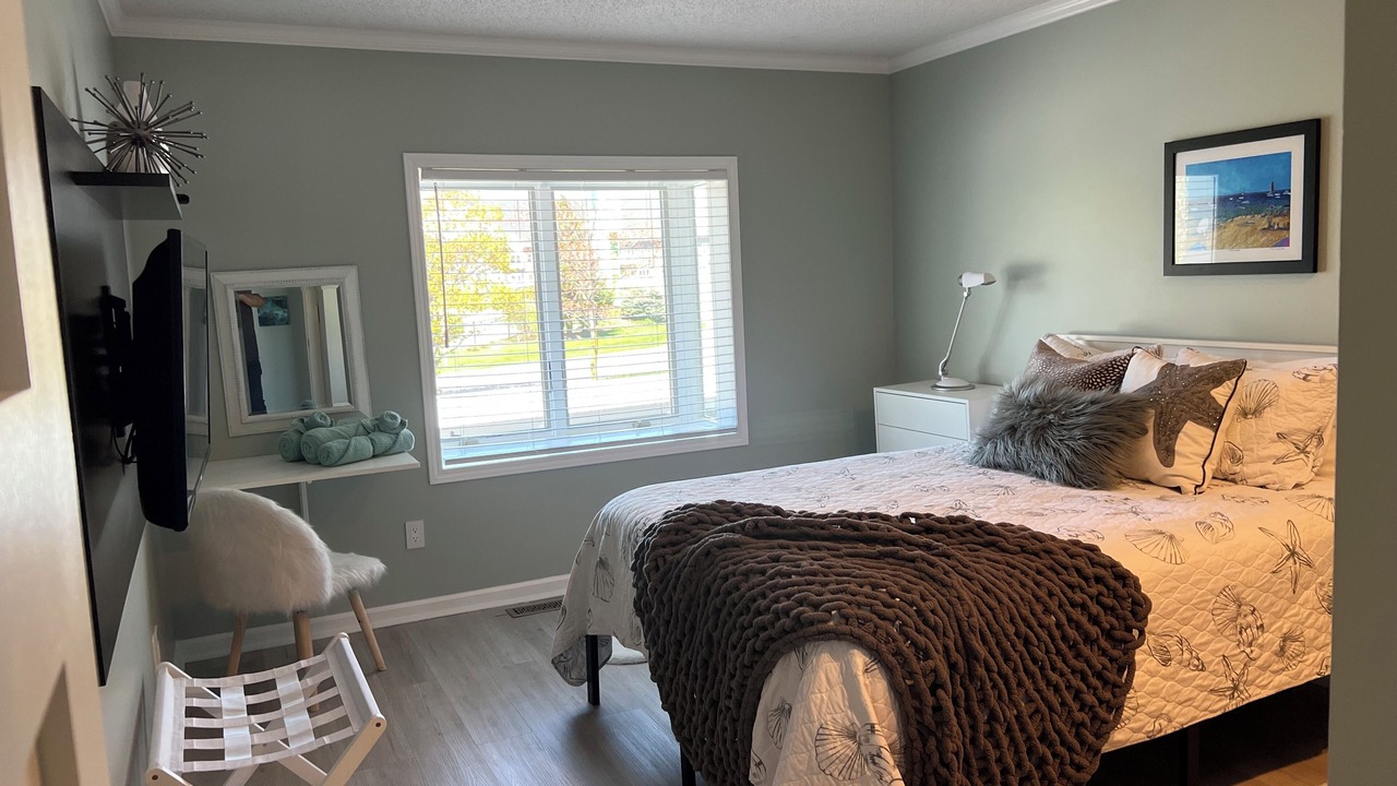 Photo of Bedroom in Spring Lake
