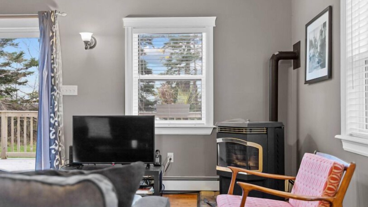 Photo of Livingroom in Bayview