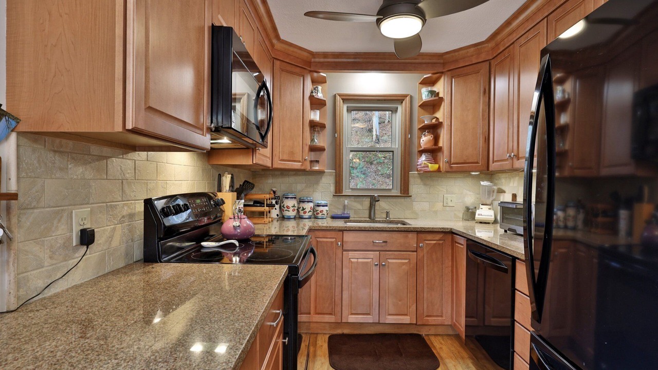 Photo of Kitchen in Bridgewater Corners