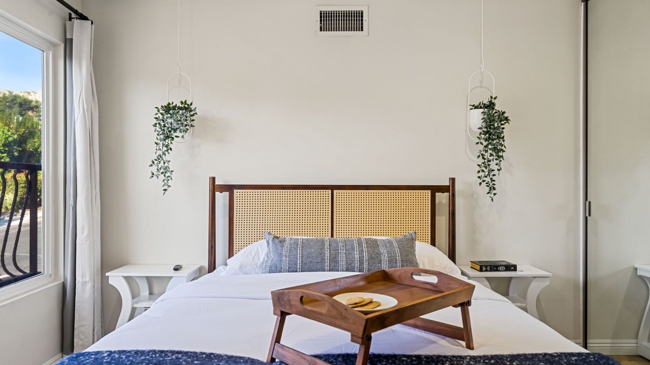 Photo of Bedroom in Porter Ranch