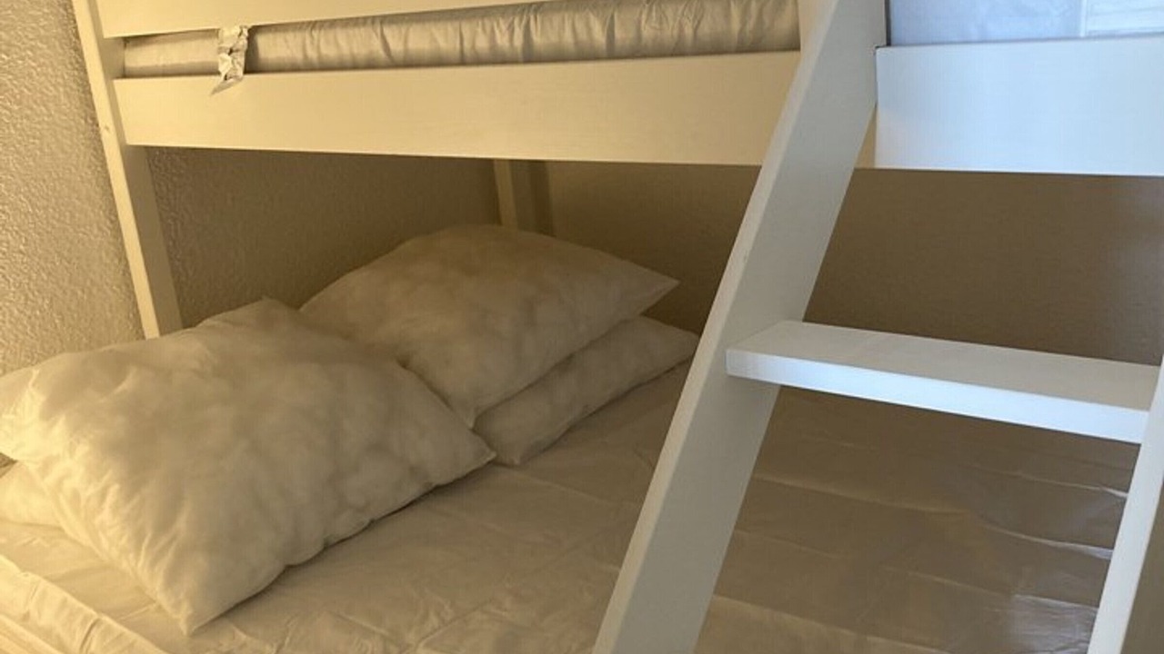 Photo of Bedroom in Eclose-Est