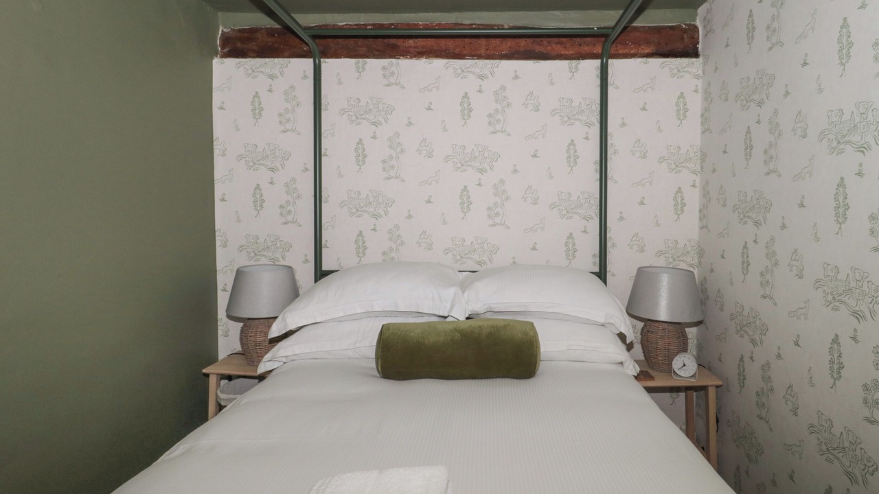 Photo of Bedroom in Chedworth