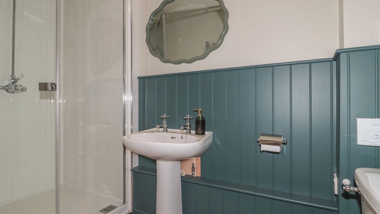 Photo of Bathroom in Chedworth