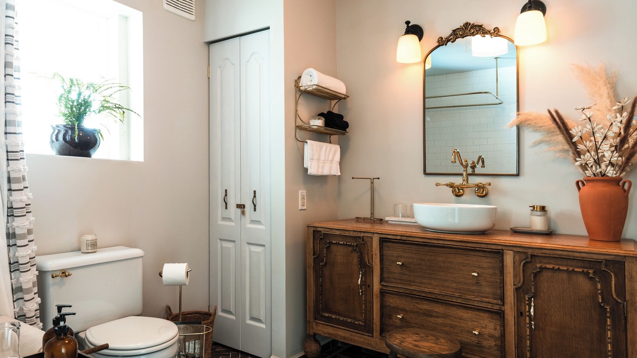 Photo of Bathroom in Sechelt