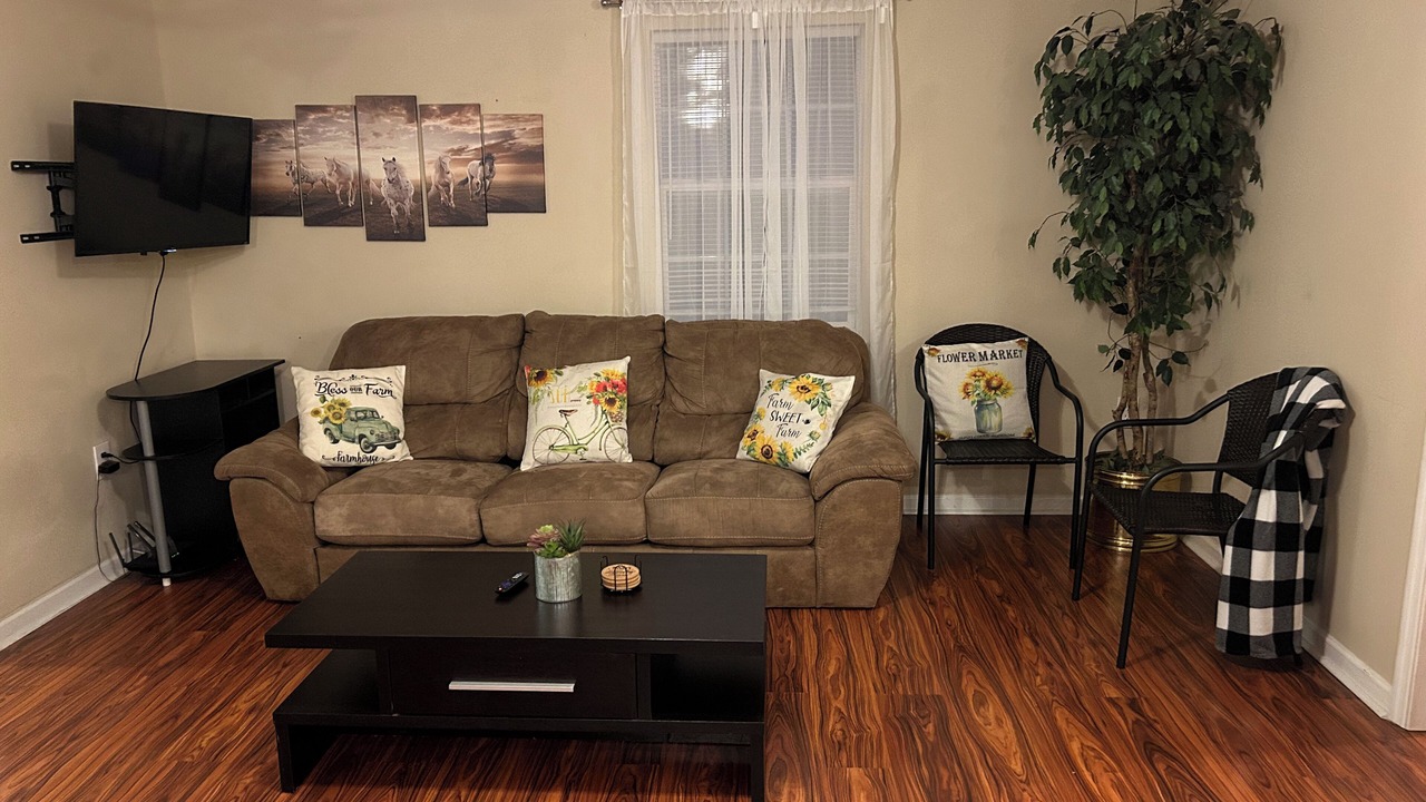 Photo of Livingroom in Collegedale