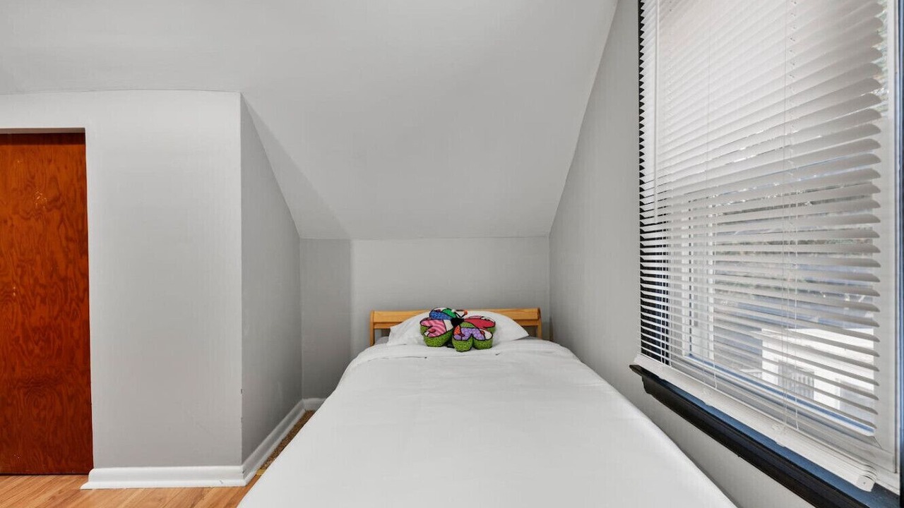 Photo of Bedroom in Southwest Garden
