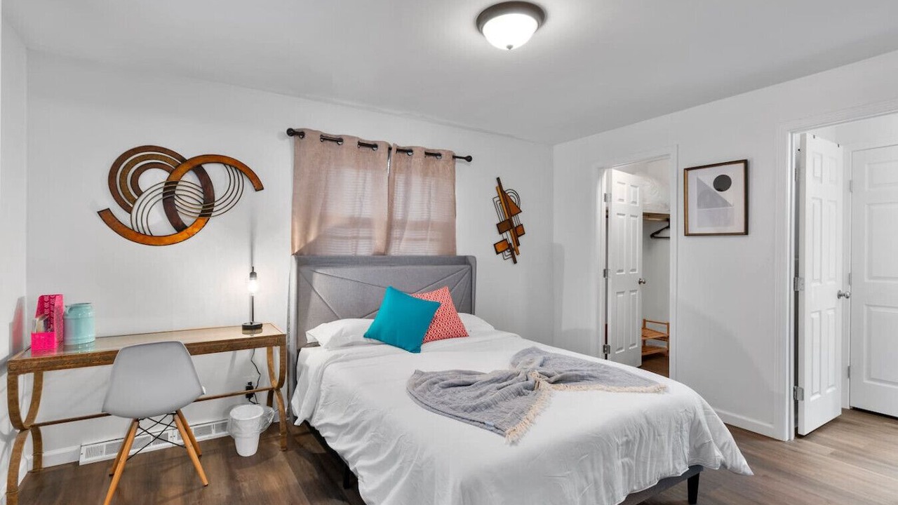 Photo of Bedroom in Southwest Garden