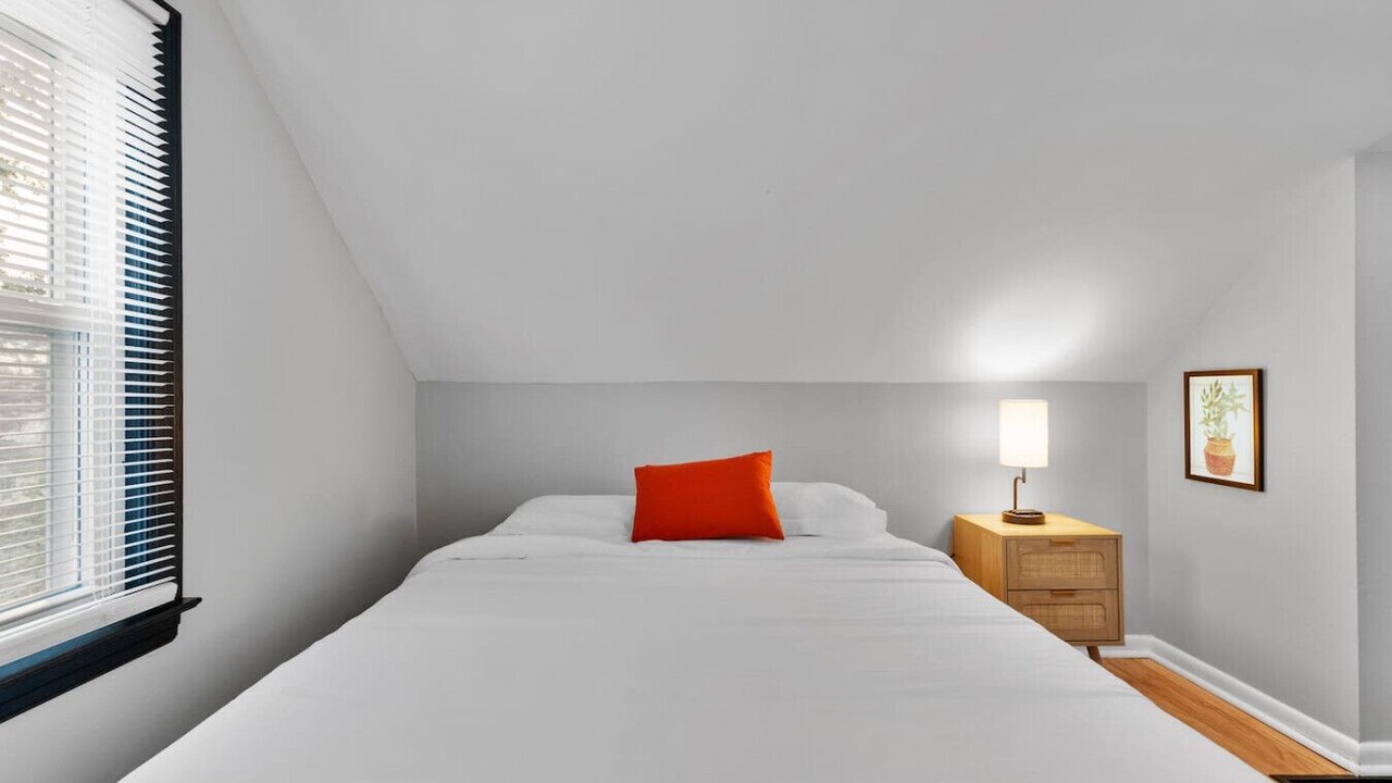Photo of Bedroom in Southwest Garden