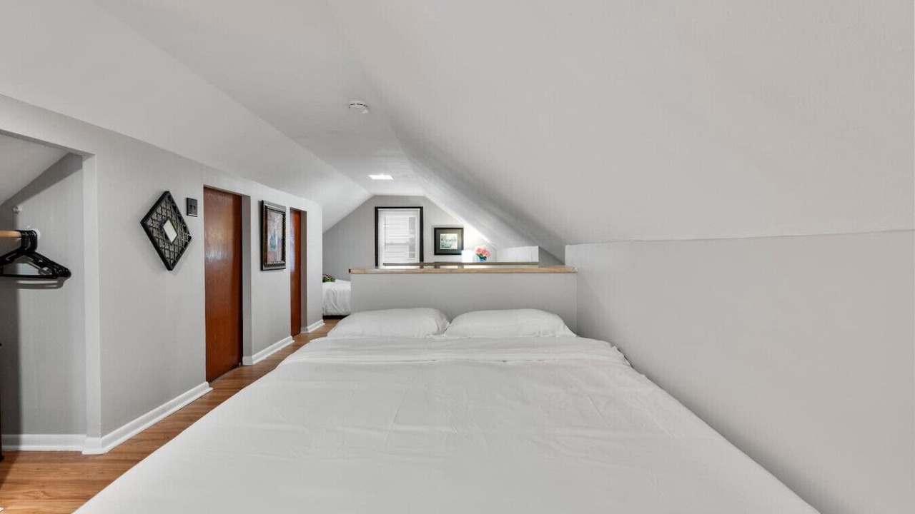 Photo of Bedroom in Southwest Garden
