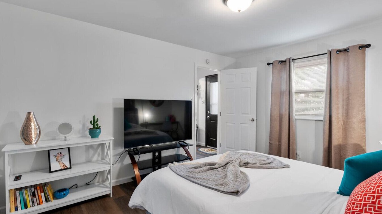 Photo of Bedroom in Southwest Garden