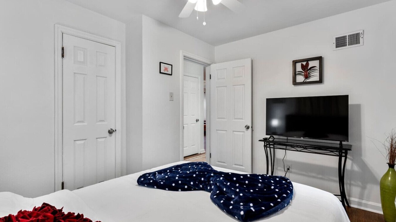 Photo of Bedroom in Southwest Garden