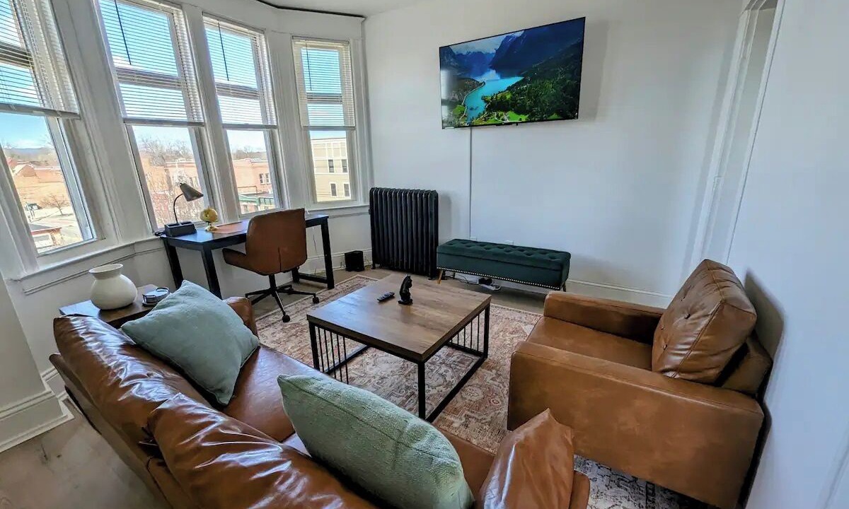 Photo of Livingroom in Stockade Historic District