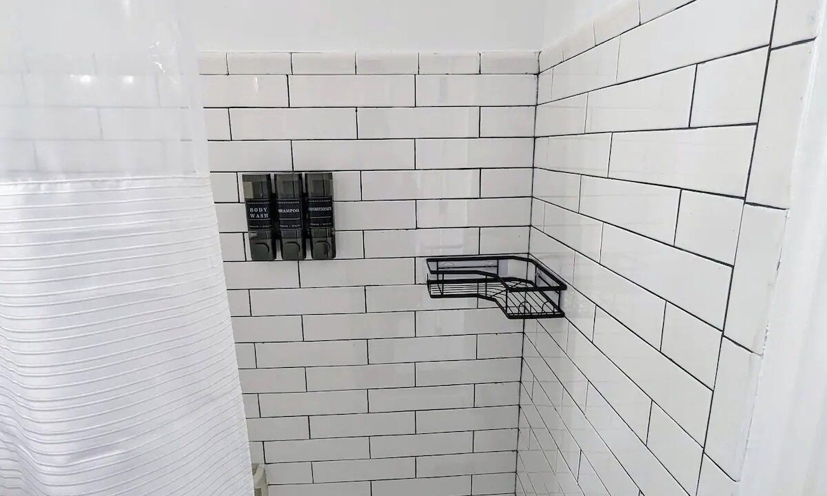 Photo of Bathroom in Stockade Historic District
