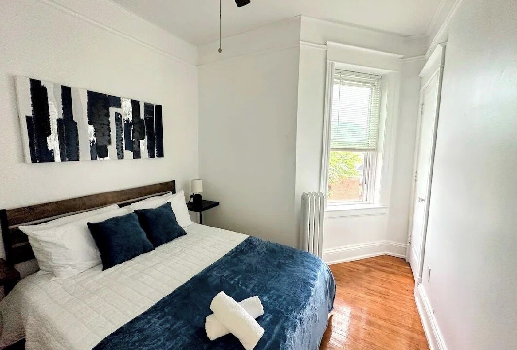 Photo of Bedroom in Stockade Historic District