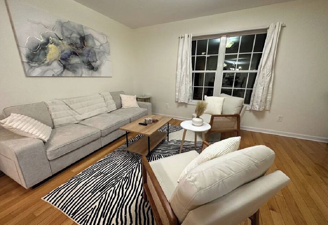 Photo of Livingroom in Seward Place