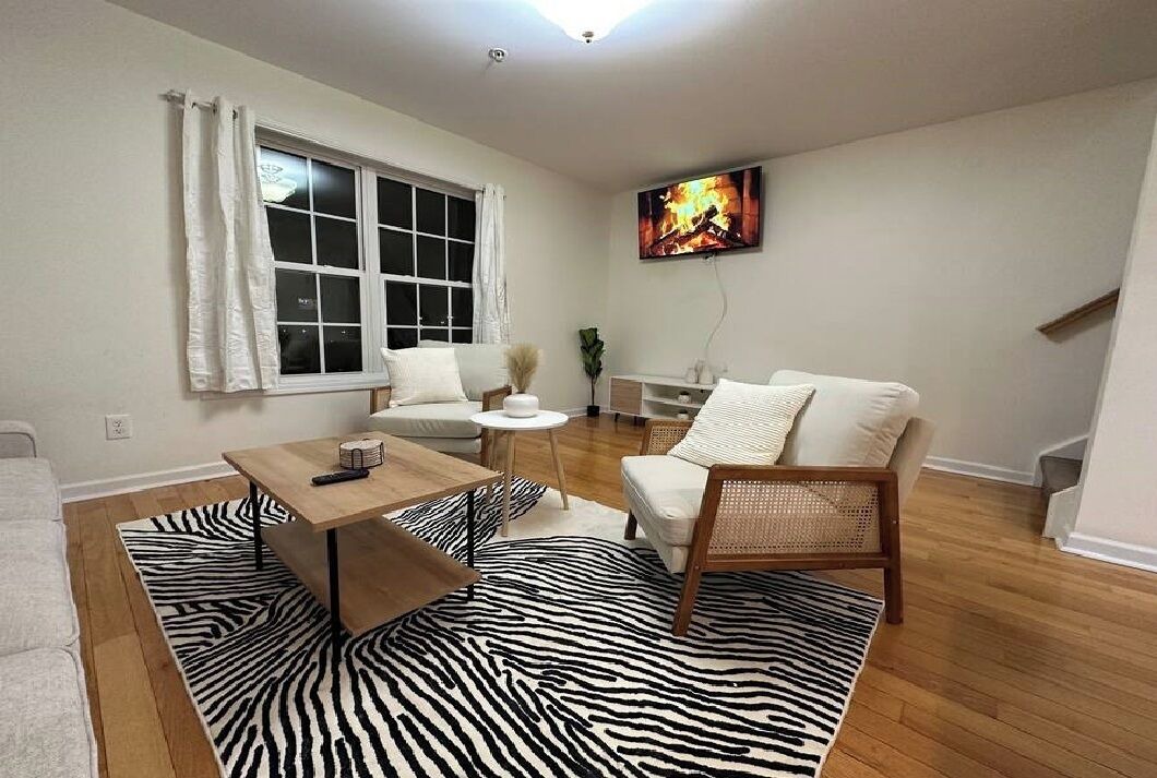 Photo of Livingroom in Seward Place