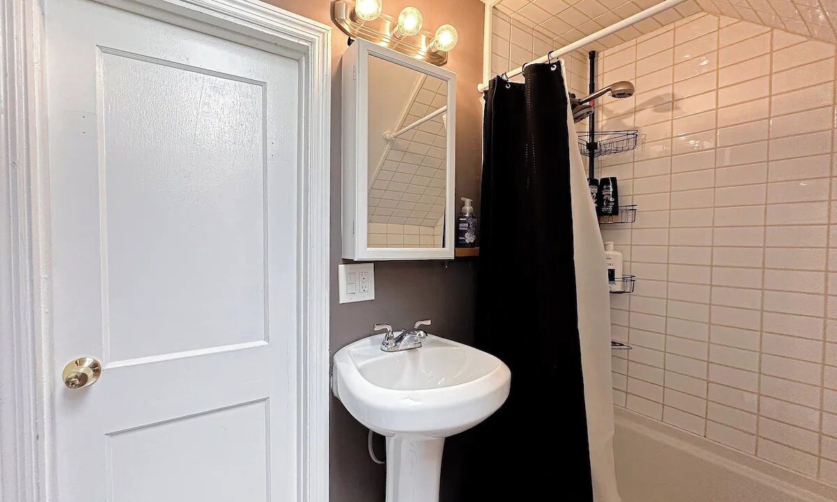 Photo of Bathroom in Albany