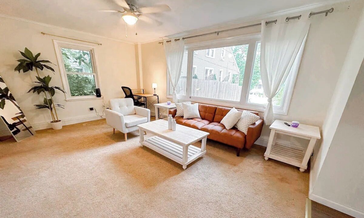 Photo of Livingroom in Albany