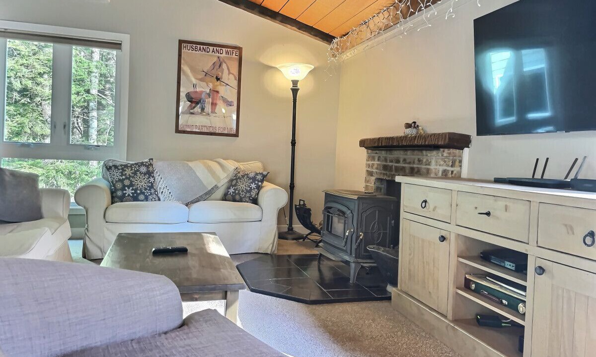 Photo of Livingroom in Pittsfield