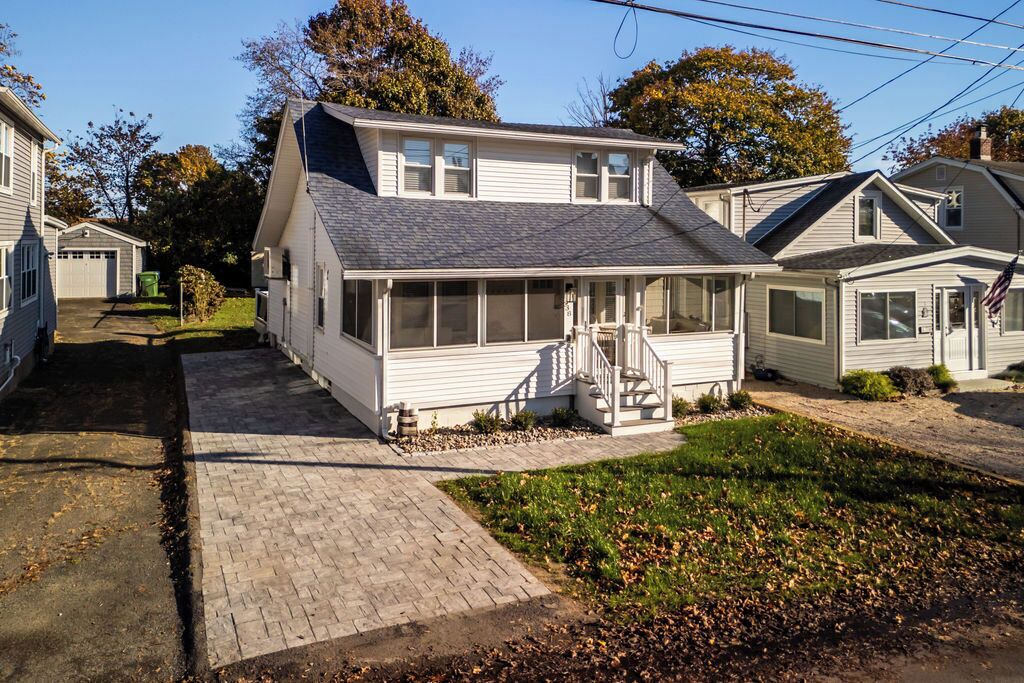 Photo of Outdoor in Saybrook Manor