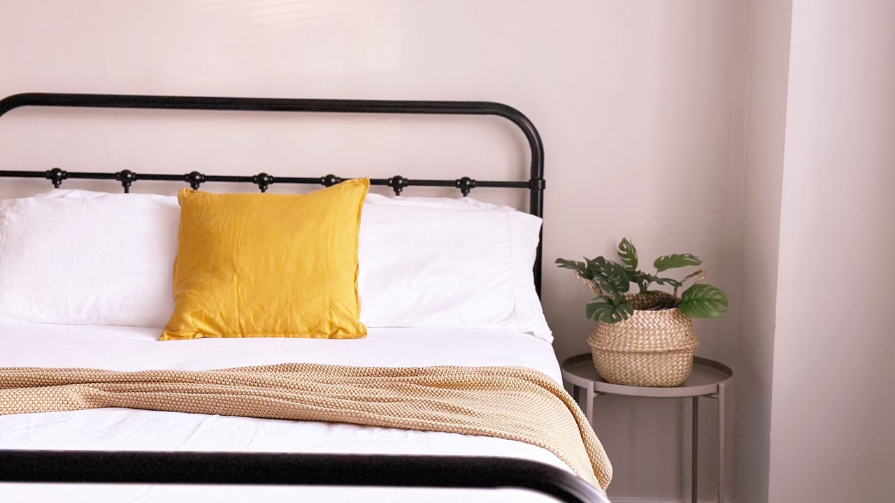 Photo of Bedroom in Rogers Park