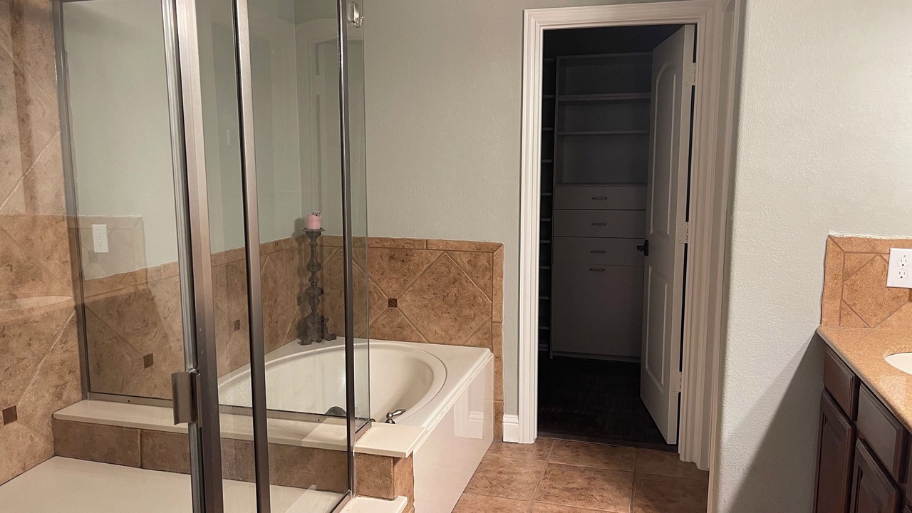 Photo of Bathroom in Legacy Park