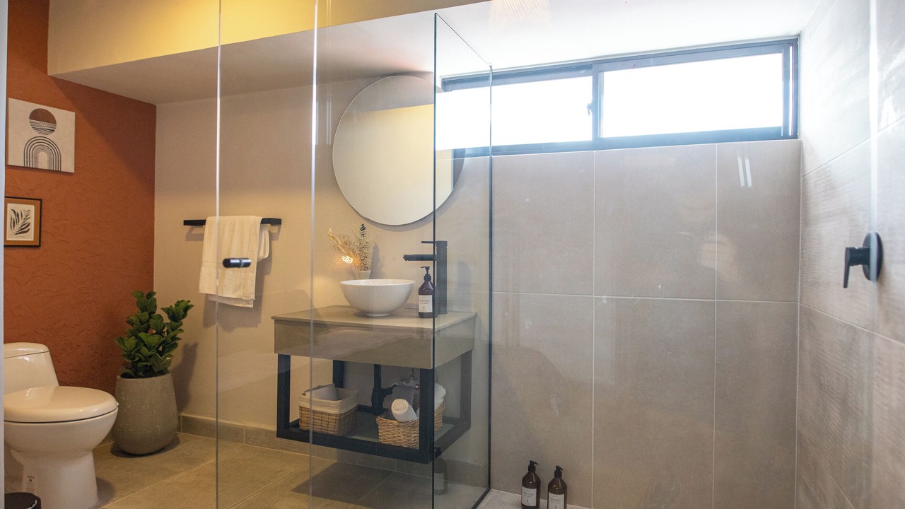Photo of Bathroom in La Florida