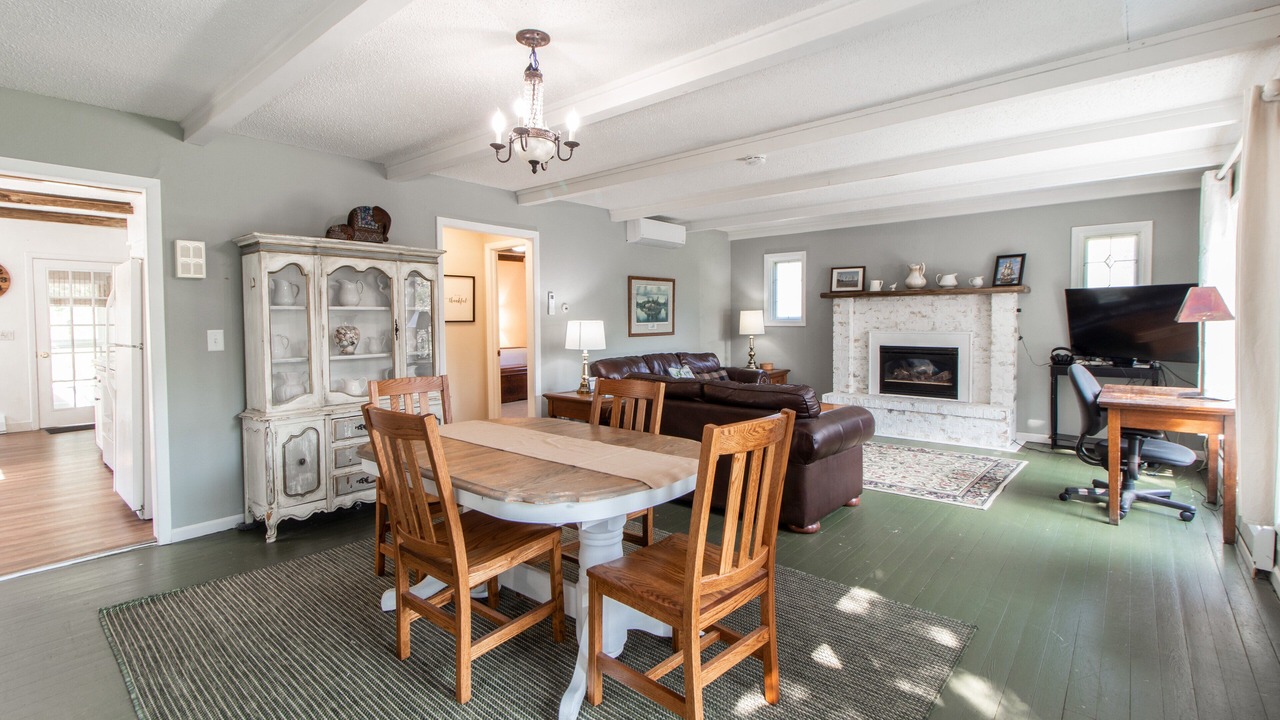 Photo of Livingroom in Hermantown