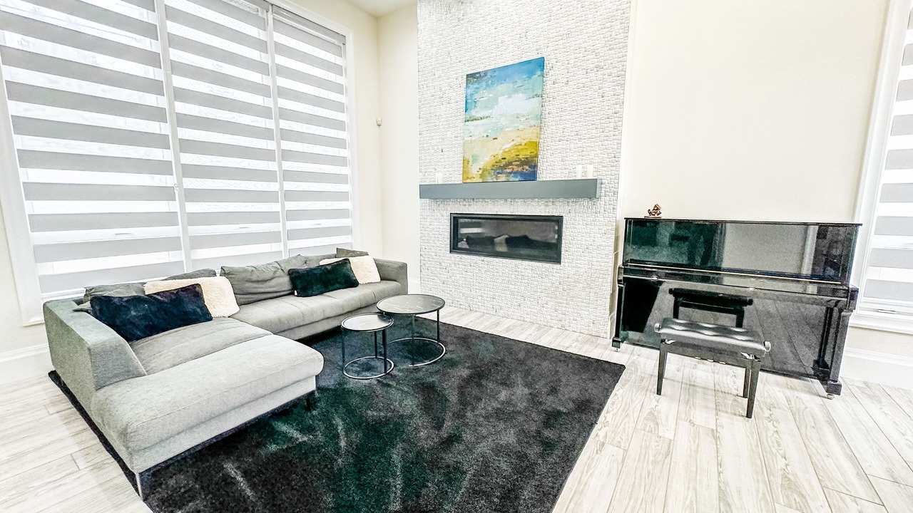 Photo of Livingroom in Hollyburn