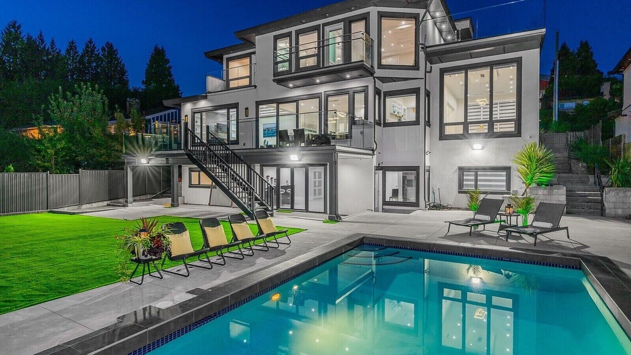 Photo of Outdoor in Hollyburn