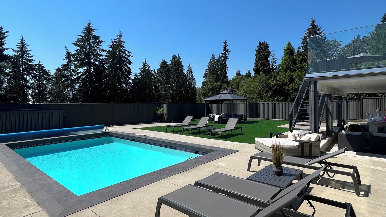 Photo of Outdoor in Hollyburn