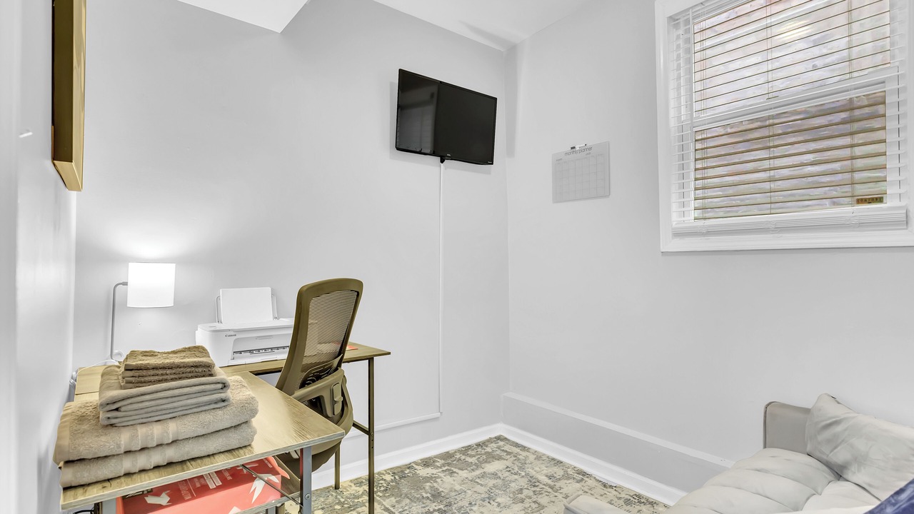Photo of Livingroom in West Town