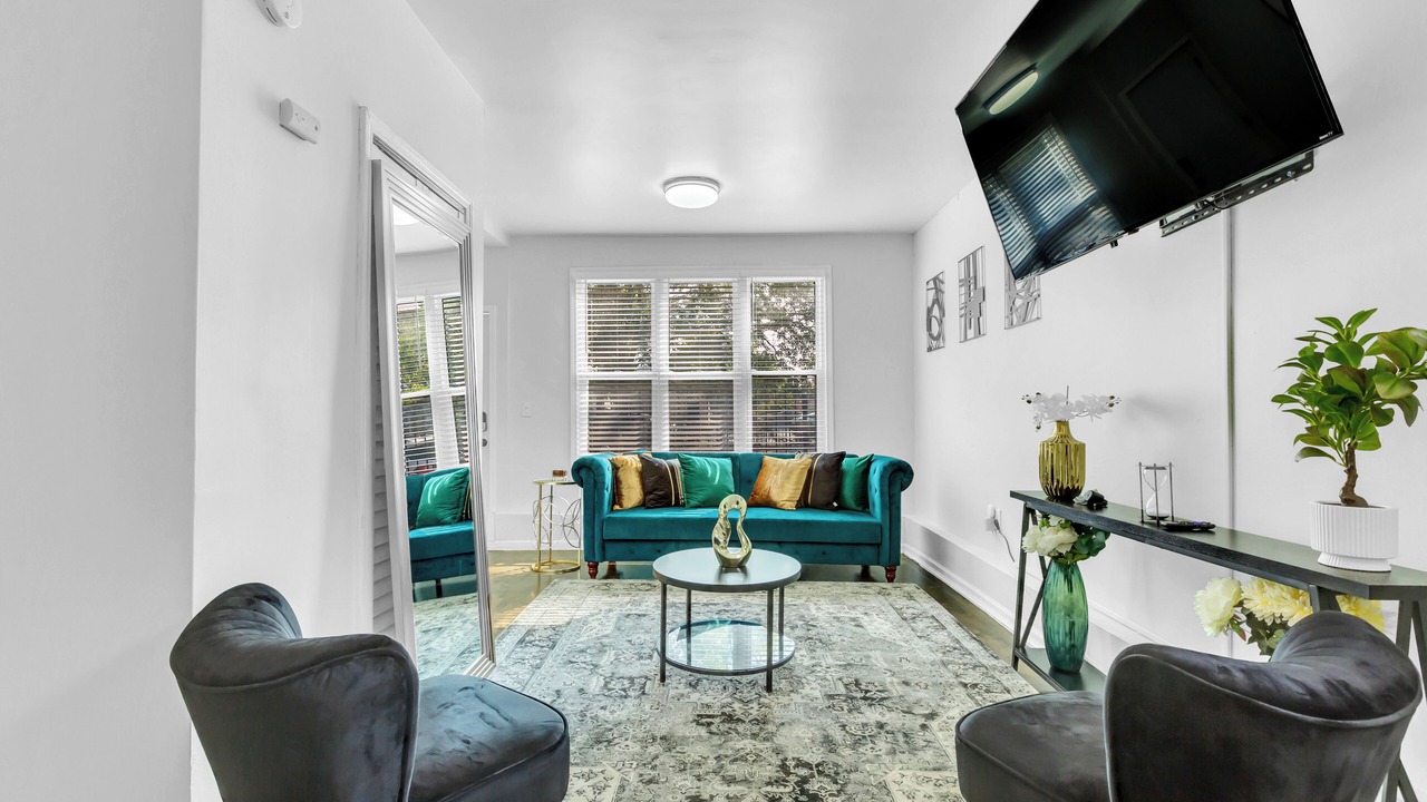 Photo of Livingroom in West Town
