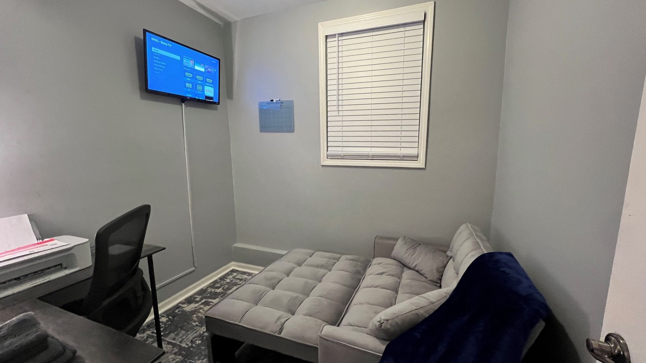 Photo of Livingroom in West Town