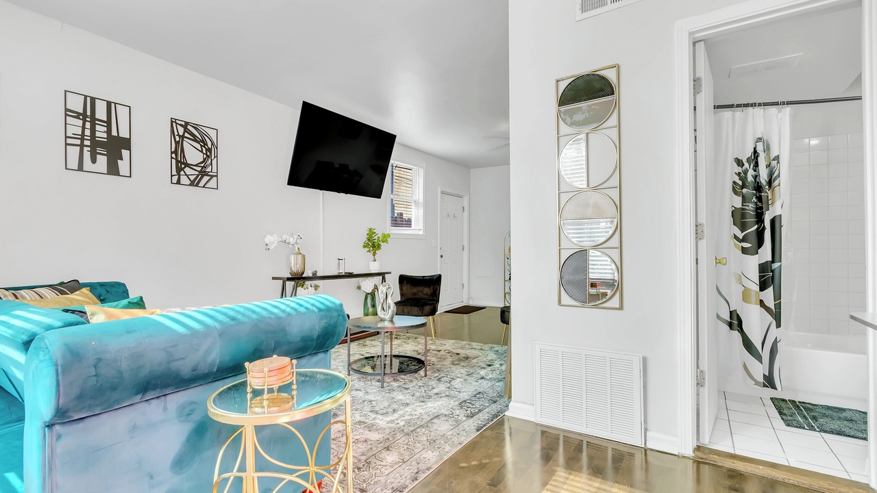 Photo of Livingroom in West Town