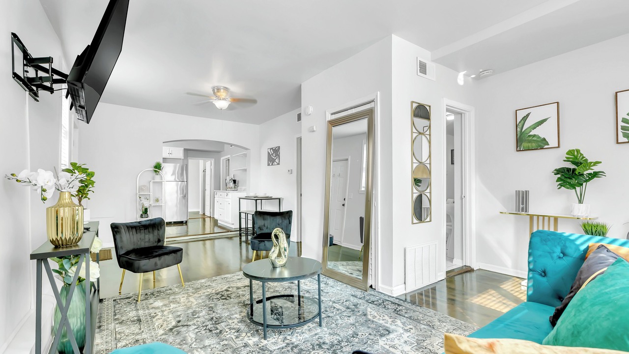 Photo of Livingroom in West Town