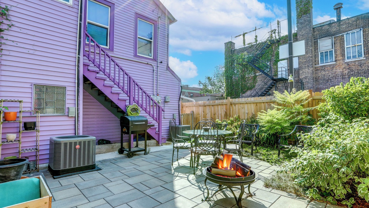 Photo of Outdoor in West Town