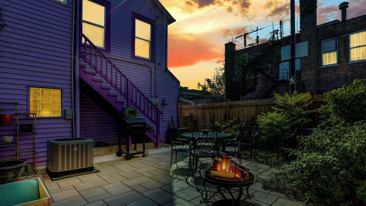 Photo of Outdoor in West Town